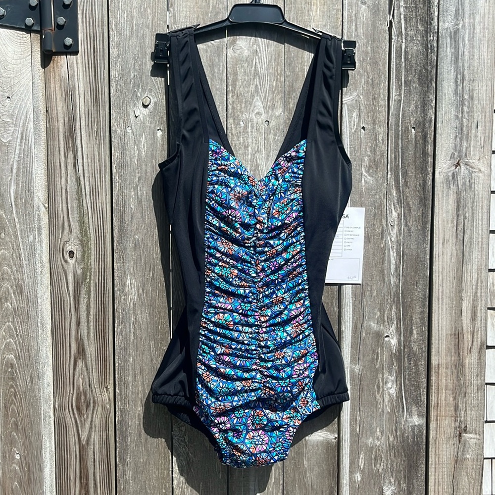 Shape Solver By Penbrooke Multi-Colored Floral Padded One-Piece Swimsuit,10,NWT